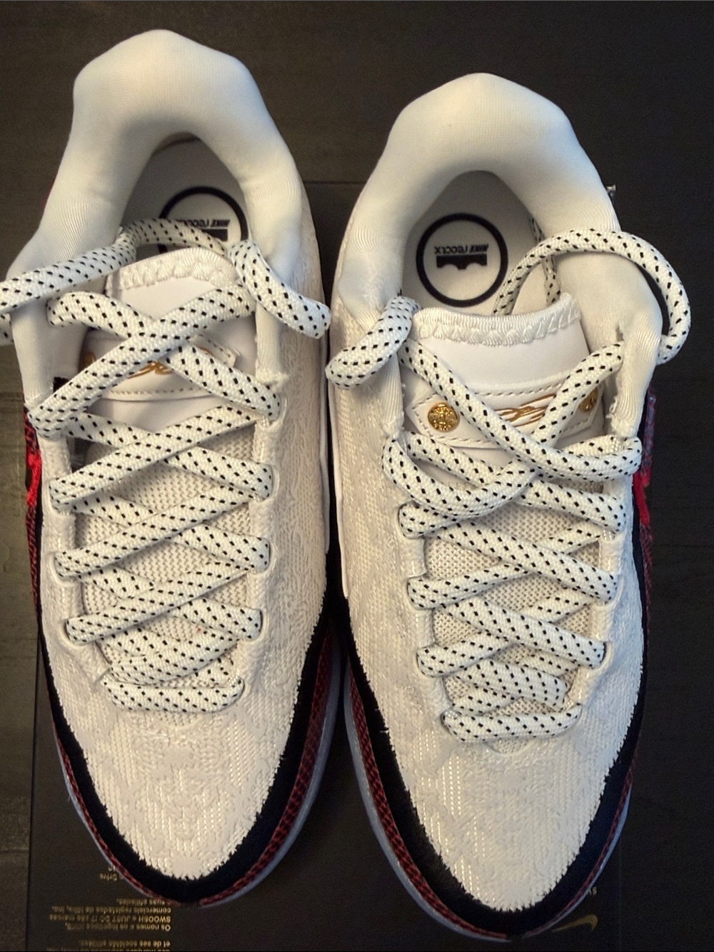 Nike LeBron White and Red Low-Top Sneakers boys size 4 - box no lid - Picture 7 of 11